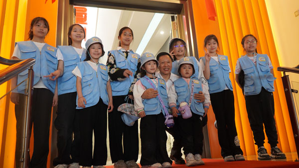 hhying.jpg hhying.jpg